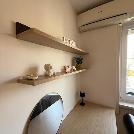 Flat Close To With Private Parking דירה *