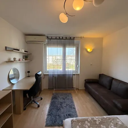 Flat Close To With Private Parking דירה לובליאנה