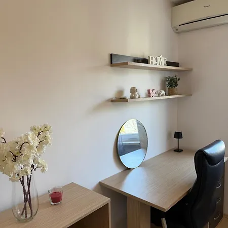 Flat Close To With Private Parking Lublaň