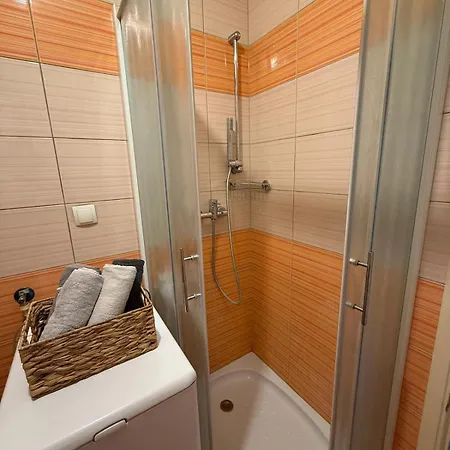 דירה Flat Close To With Private Parking *